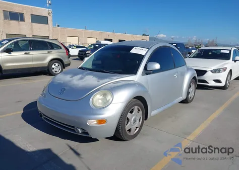 1998 Volkswagen New Beetle z USA, uszkodzony, nr VIN 3VWBB61C7WM015290